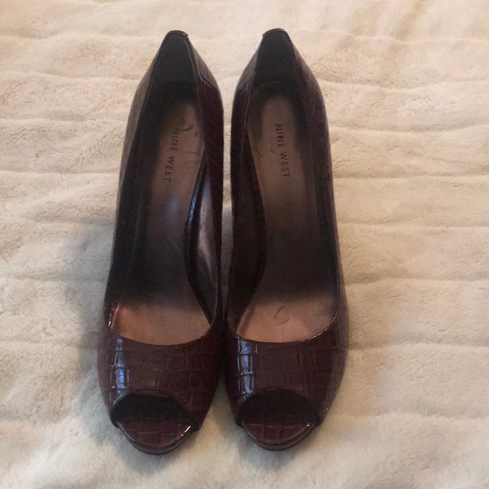 Red Nine West Alligator Heels
